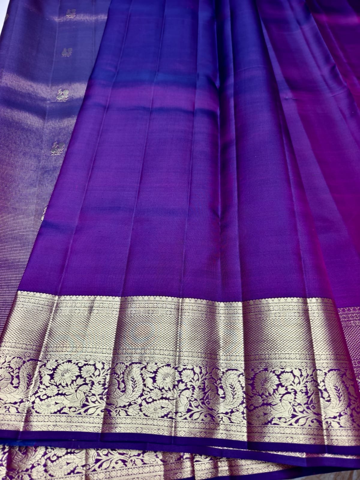 Violet Handloom Self Brocade Vintage Saree - Floral Butta Weave with Scalloped Pallu - detail view 2