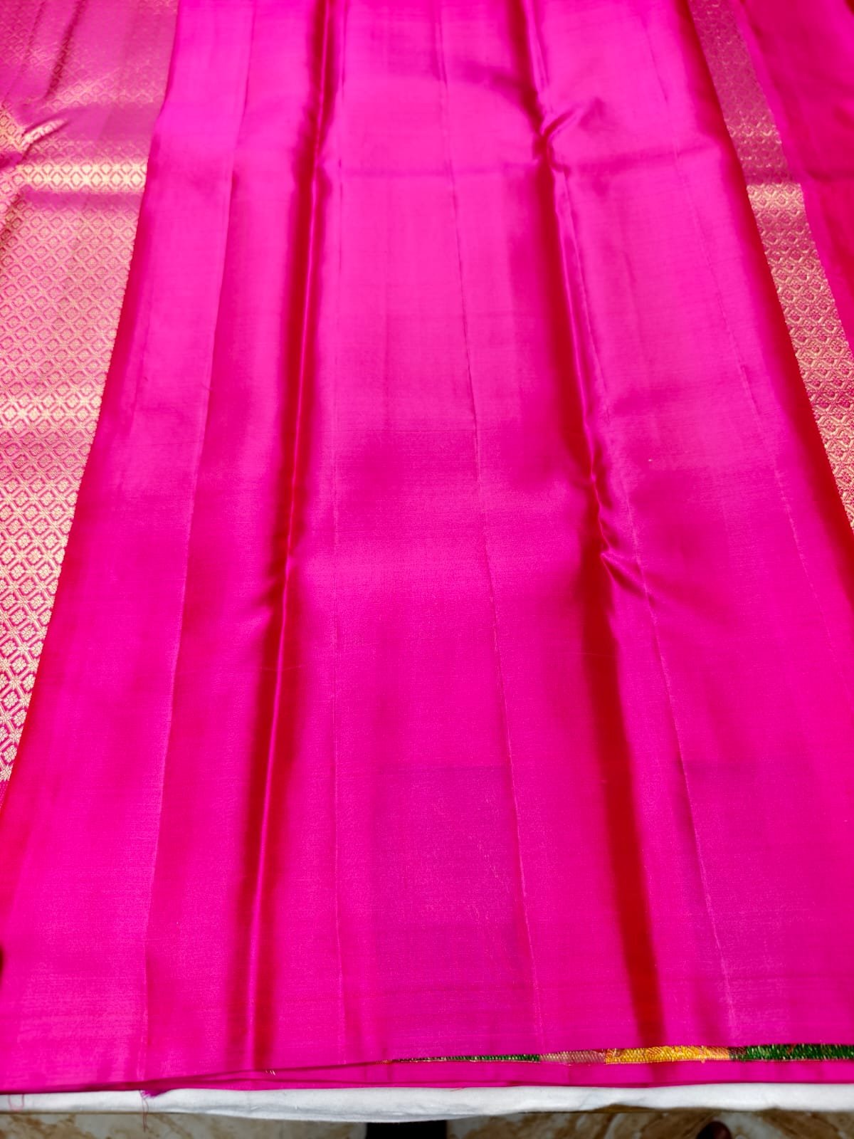 Pink Handloom Pure Silk Parrot Design Pattu Saree - Floral & Parrot Motif Pallu - detail view 2