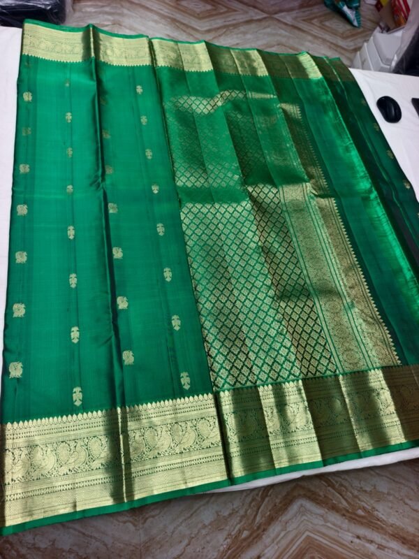 Green Handloom Butta Saree - Diamond Lattice Pallu with Floral Peacock Border - full view