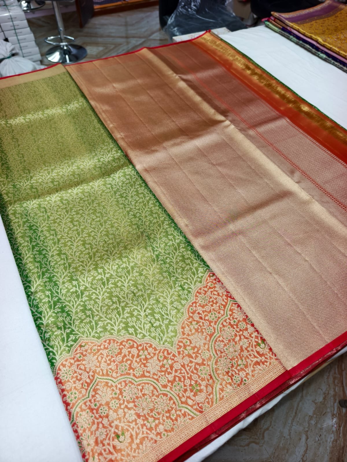 Green Meenakari Silk Saree with Peach Pallu - border detail
