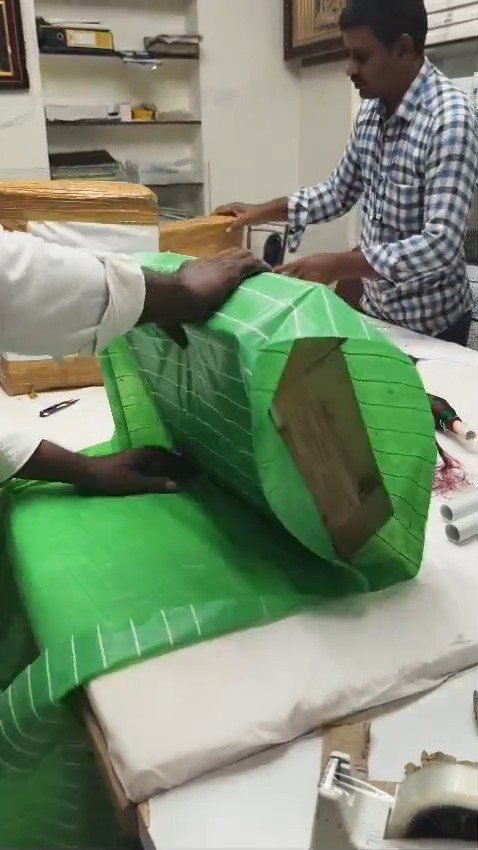 Dharmavaram silk saree manufacturer packaging process before dispatch